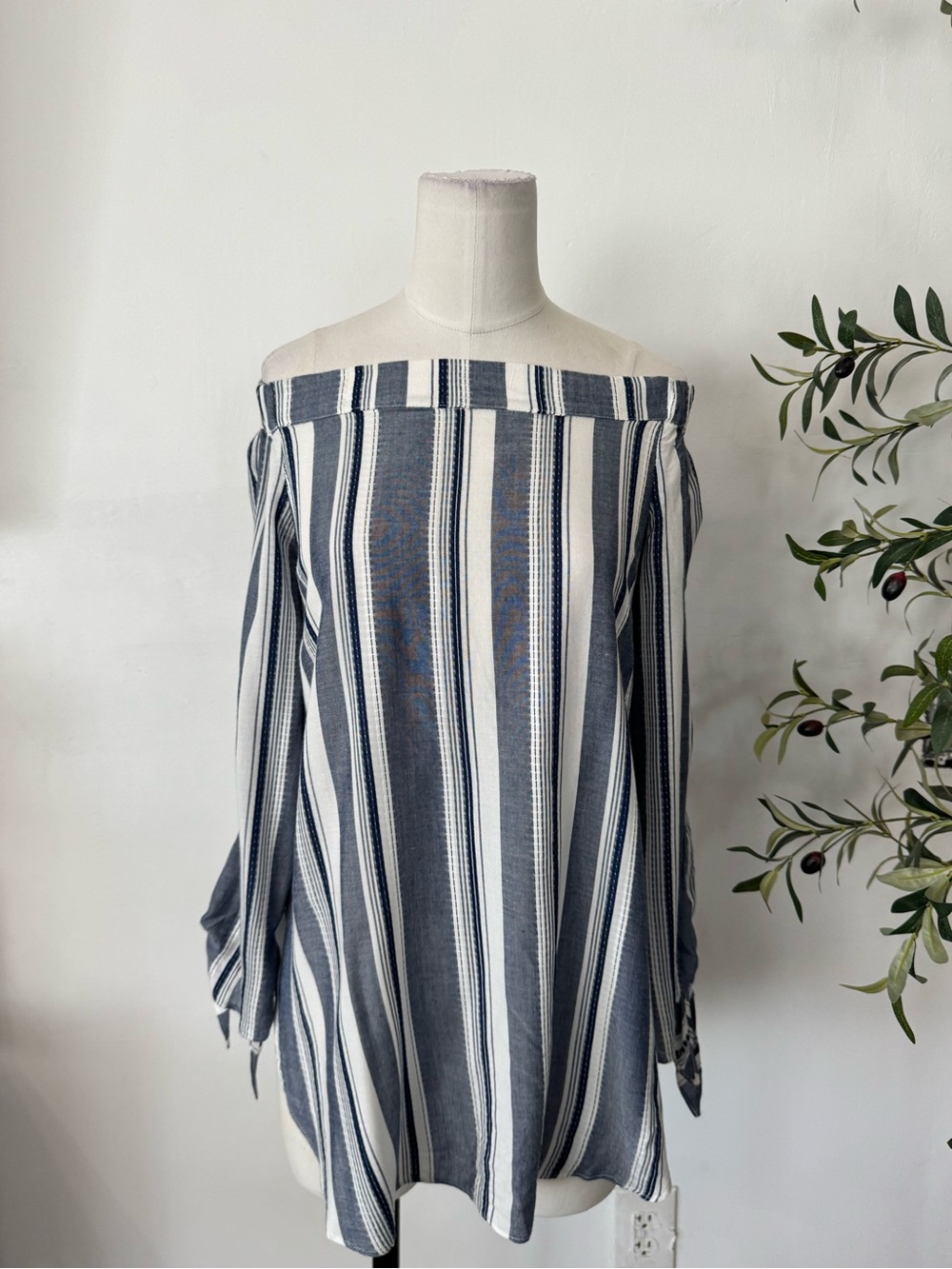 LAJU Los Angeles Blue White Striped Off Shoulder Tunic Top Small